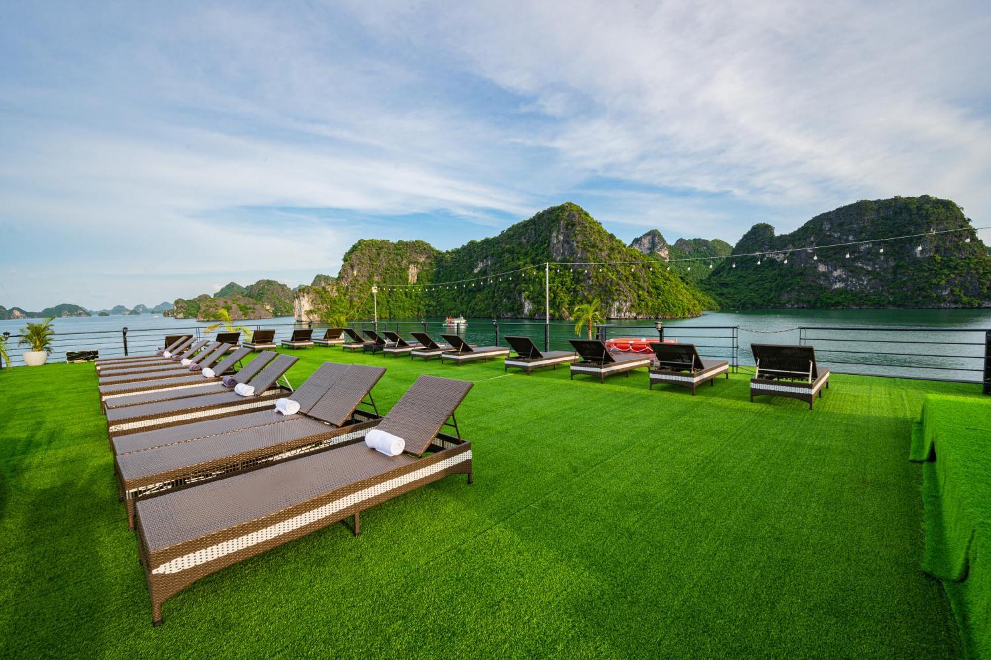 Velar Of The Sea Hotel Ha Long Exterior photo