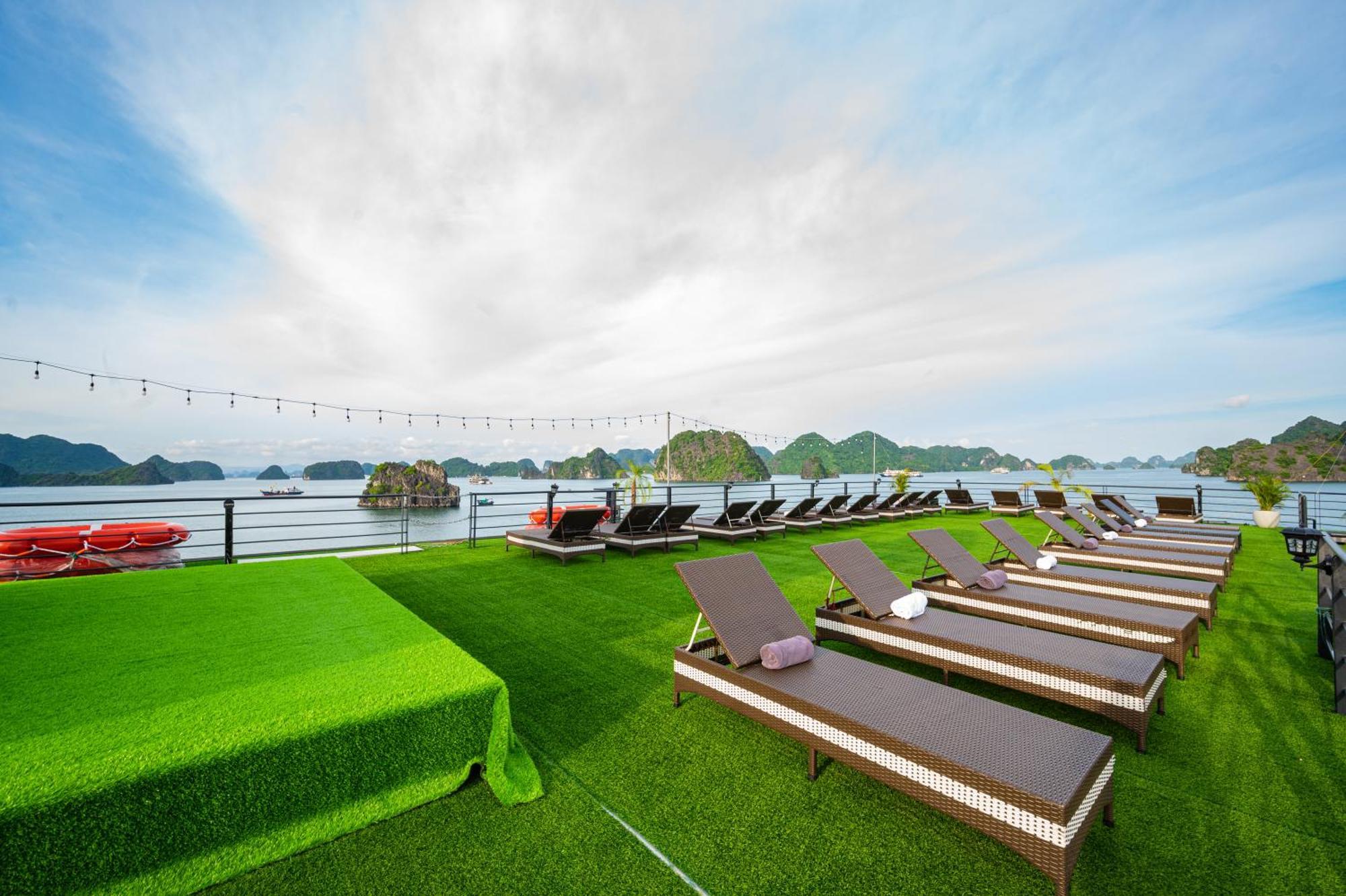 Velar Of The Sea Hotel Ha Long Exterior photo