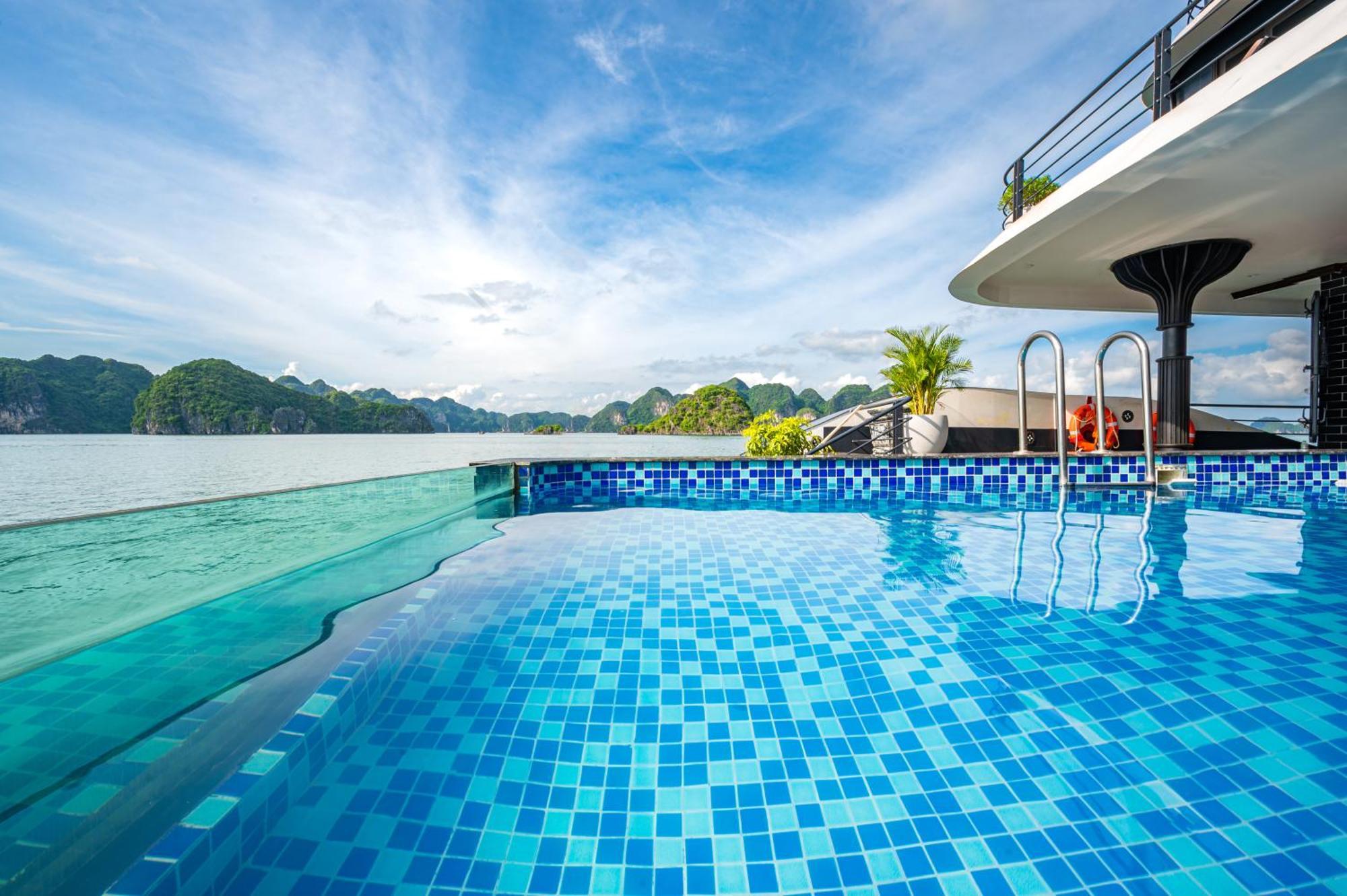 Velar Of The Sea Hotel Ha Long Exterior photo